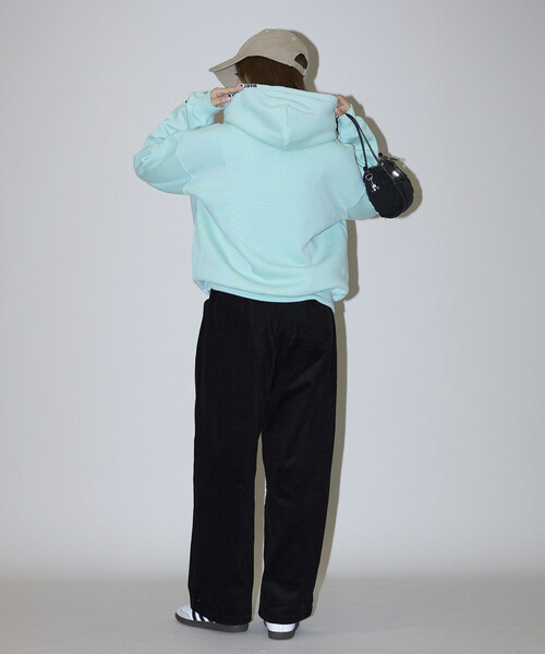 MARY QUANT(マリークワント)の「MARY QUANT × PUBLUX/マリークワント <ユニセックス>別注 裏起毛 フーディー ロゴ スウェット(パーカー) 限定展開(パーカー・メンズ・サックスブルー/ブラウン/ブラック/グレー・MEDIUM/SMALL/LARGE)」の9枚目の写真