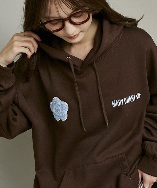 MARY QUANT(マリークワント)の「MARY QUANT × PUBLUX/マリークワント <ユニセックス>別注 裏起毛 フーディー ロゴ スウェット(パーカー) 限定展開(パーカー・メンズ・サックスブルー/ブラウン/ブラック/グレー・MEDIUM/SMALL/LARGE)」の15枚目の写真