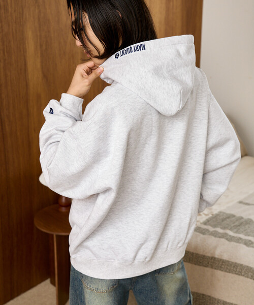 MARY QUANT(マリークワント)の「MARY QUANT × PUBLUX/マリークワント <ユニセックス>別注 裏起毛 フーディー ロゴ スウェット(パーカー) 限定展開(パーカー・メンズ・サックスブルー/ブラウン/ブラック/グレー・MEDIUM/SMALL/LARGE)」の22枚目の写真