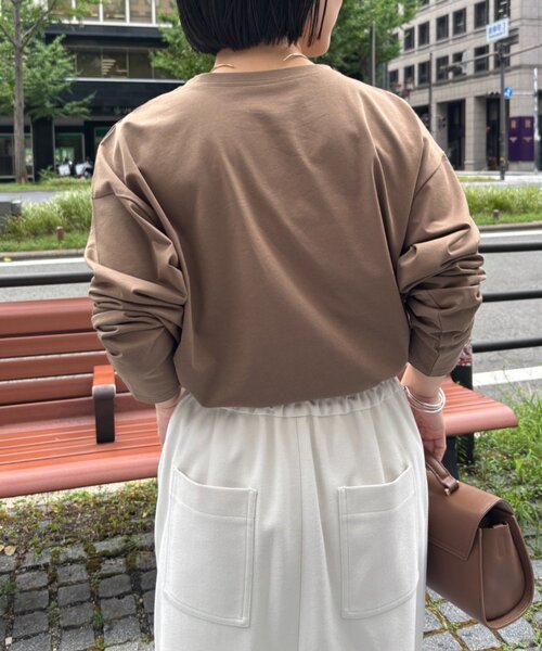 Jena espace merveilleux(ジェナ エスパスメルヴェイユ)の「箔プリントカットソー(Tシャツ/カットソー・レディース・オフホワイト/オレンジ/カーキ・FREE)」の16枚目の写真