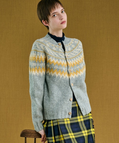 Morris & Sons（モリスアンドサンズ）の「MORRIS & SONS | チャンキーノルディックカーディガン WOMEN（カーディガン/ボレロ・レディース・グレー系その他2/グレー系その他/ホワイト系その他5・F）」の3枚目の写真