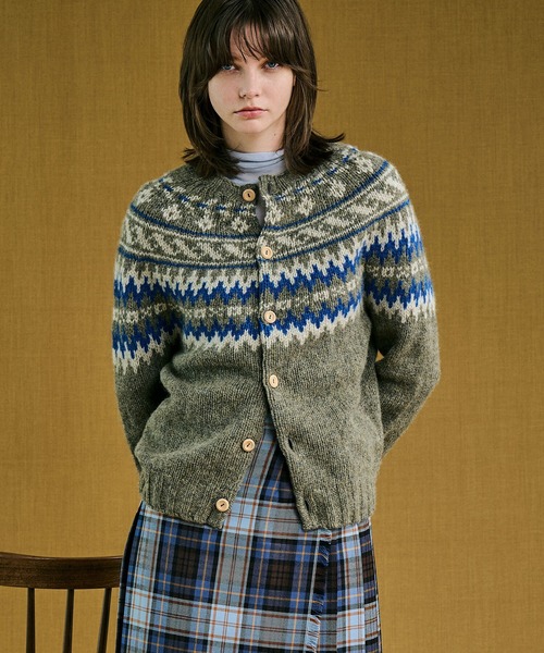 Morris & Sons（モリスアンドサンズ）の「MORRIS & SONS | チャンキーノルディックカーディガン WOMEN（カーディガン/ボレロ・レディース・グレー系その他2/グレー系その他/ホワイト系その他5・F）」の20枚目の写真