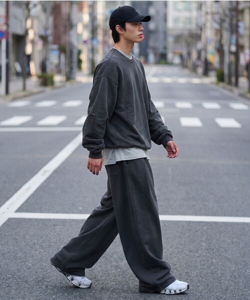 DESIRED（デシレッド）の「CUTOUT PIGMENT スウェットTシャツ-FESK5102B09（スウェット・レディース・ダークグレー・MEDIUM/LARGE/X-LARGE）」の3枚目の写真