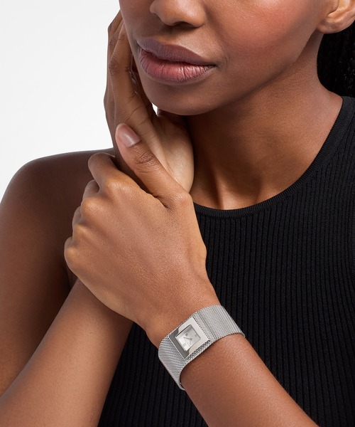 MICHAEL KORS（マイケルコース）の「GEORGIE MESH CUFF（アナログ腕時計・レディース・シルバー・FREE）」の2枚目の写真