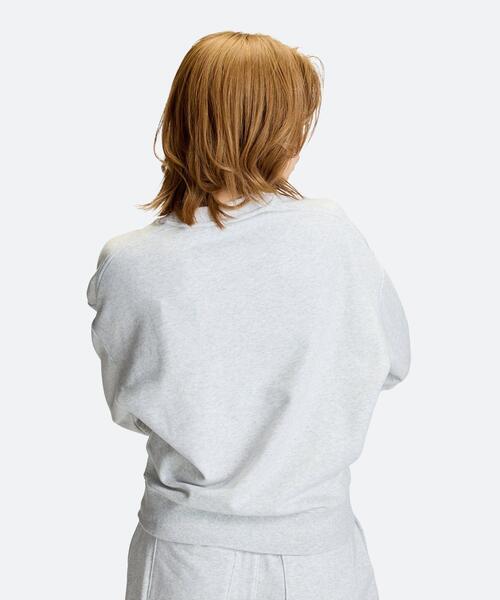 UNDER ARMOUR(アンダーアーマー)の「UAエッセンシャル テリー エンブロイダリー クルー(ライフスタイル/レディース)(スウェット・レディース・グレー・XL/M/L)」の2枚目の写真