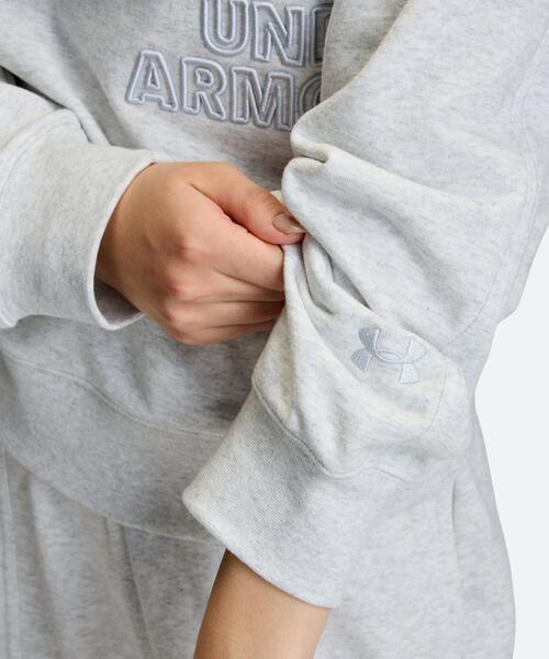 UNDER ARMOUR(アンダーアーマー)の「UAエッセンシャル テリー エンブロイダリー クルー(ライフスタイル/レディース)(スウェット・レディース・グレー・XL/M/L)」の5枚目の写真