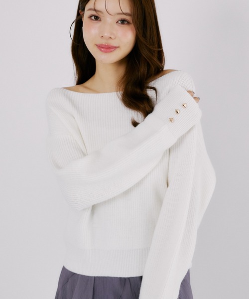 tocco closet(トッコ クローゼット)の「袖口ハート飾り釦セミオフショルラメ入りアンゴラタッチニットプルオーバー(ニット/セーター・レディース・オフホワイト/ブラウン/ピンク・M)」の1枚目の写真
