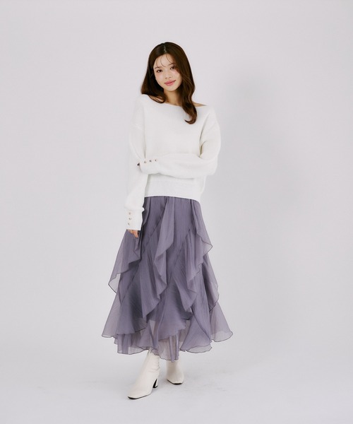 tocco closet(トッコ クローゼット)の「袖口ハート飾り釦セミオフショルラメ入りアンゴラタッチニットプルオーバー(ニット/セーター・レディース・オフホワイト/ブラウン/ピンク・M)」の4枚目の写真