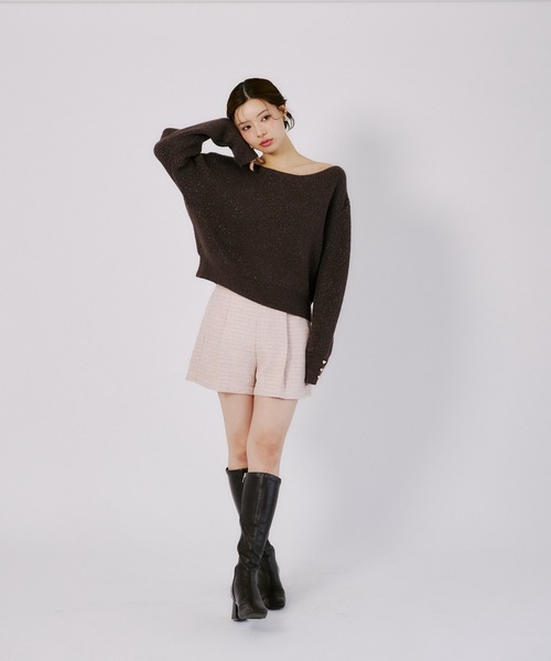 tocco closet(トッコ クローゼット)の「袖口ハート飾り釦セミオフショルラメ入りアンゴラタッチニットプルオーバー(ニット/セーター・レディース・オフホワイト/ブラウン/ピンク・M)」の12枚目の写真