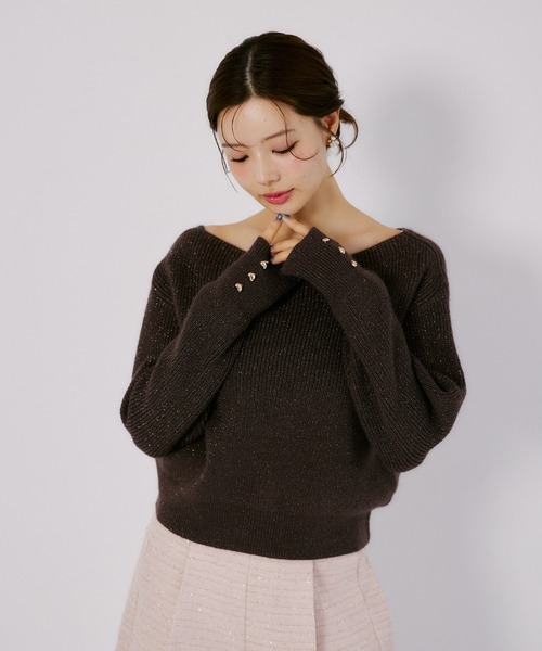 tocco closet(トッコ クローゼット)の「袖口ハート飾り釦セミオフショルラメ入りアンゴラタッチニットプルオーバー(ニット/セーター・レディース・オフホワイト/ブラウン/ピンク・M)」の16枚目の写真
