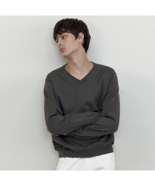 WEDNESDAY OASIS(ウェンズデーオアシス)の「ウォッシャブルソフトVネックニット_KHAKI BROWN(WCB6KN104)(ニット/セーター・メンズ・カーキブラウン・MEDIUM/LARGE)」の1枚目の写真