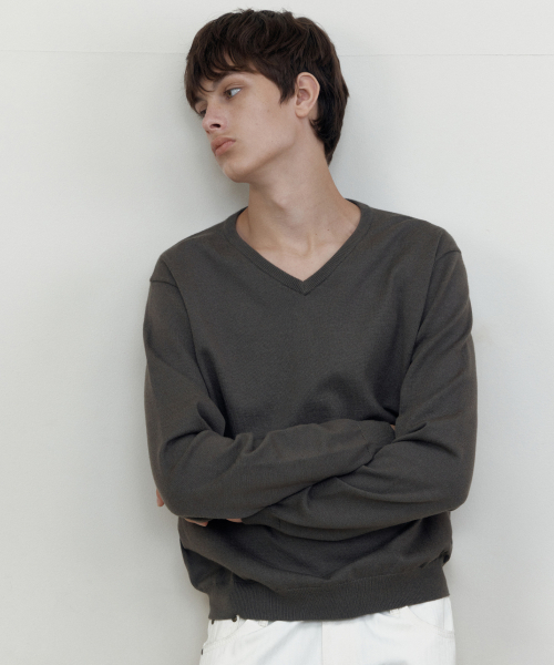 WEDNESDAY OASIS(ウェンズデーオアシス)の「ウォッシャブルソフトVネックニット_KHAKI BROWN(WCB6KN104)(ニット/セーター・メンズ・カーキブラウン・MEDIUM/LARGE)」の4枚目の写真