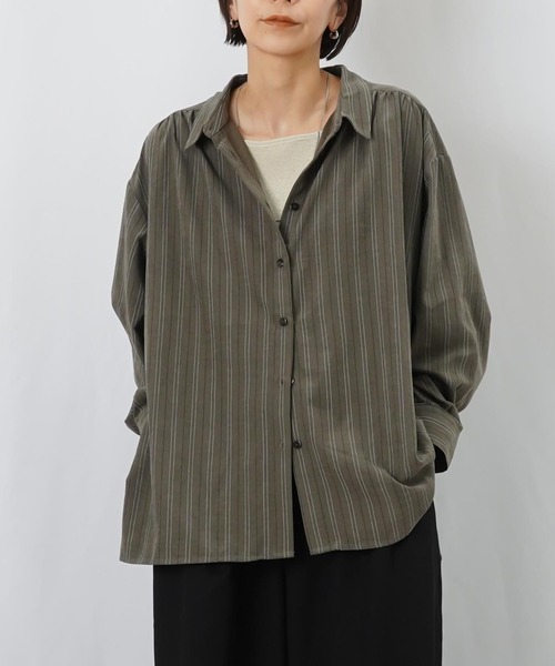 LUCA/LADY LUCK LUCA(ルカ/レディラックルカ)の「LC/LLL ピーチプリントギャザーオーバーシャツ(シャツ/ブラウス・レディース・ピンク/チャコールグレー/オフホワイト・FREE)」の3枚目の写真