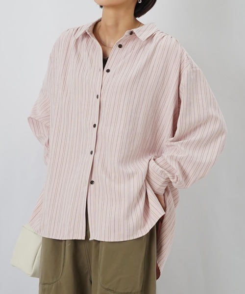 LUCA/LADY LUCK LUCA(ルカ/レディラックルカ)の「LC/LLL ピーチプリントギャザーオーバーシャツ(シャツ/ブラウス・レディース・ピンク/チャコールグレー/オフホワイト・FREE)」の4枚目の写真