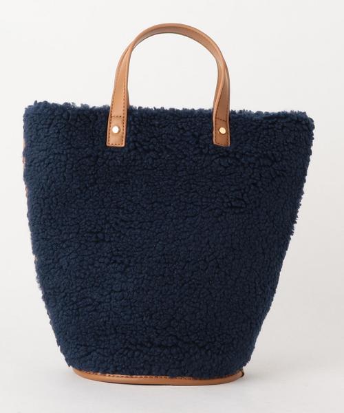 Boisson Chocolat(ボワソンショコラ)の「Control Freakフェイクボアトート(ショルダーバッグ・レディース・オフホワイト/ネイビー・FREE)」の2枚目の写真