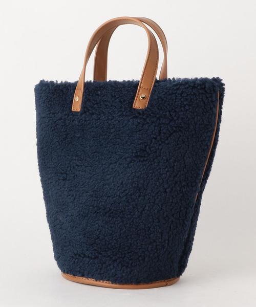 Boisson Chocolat(ボワソンショコラ)の「Control Freakフェイクボアトート(ショルダーバッグ・レディース・オフホワイト/ネイビー・FREE)」の3枚目の写真