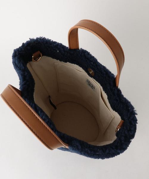 Boisson Chocolat(ボワソンショコラ)の「Control Freakフェイクボアトート(ショルダーバッグ・レディース・オフホワイト/ネイビー・FREE)」の9枚目の写真