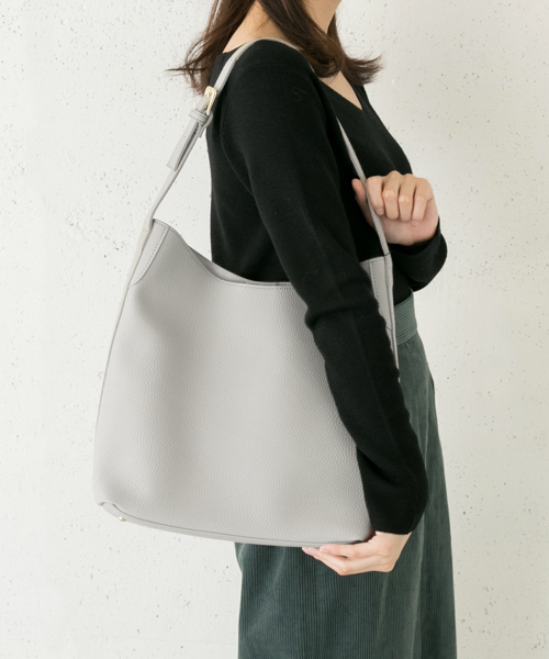 RODE SKO(ロデスコ)の「SISKO IC対応シングルショルダー(ショルダーバッグ・レディース・グレー/ブルー/キャメル/ホワイト/ネイビー・FREE)」の3枚目の写真