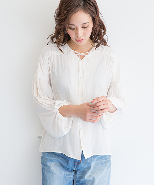 STUDIOUS(ステュディオス)の「STUDIOUS メトロギャザーブラウス(シャツ/ブラウス・レディース・オフホワイト/ブルー/アイボリー・FREE)」の18枚目の写真