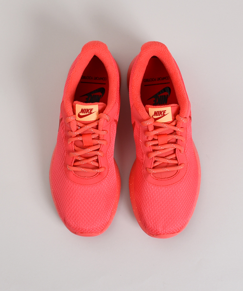 NIKE(ナイキ)の「NIKE ナイキ ウィメンズ タンジュン SE(スニーカー・レディース・ブラック/ピンク/ブルー・23.5/24.5/24/23)」の11枚目の写真