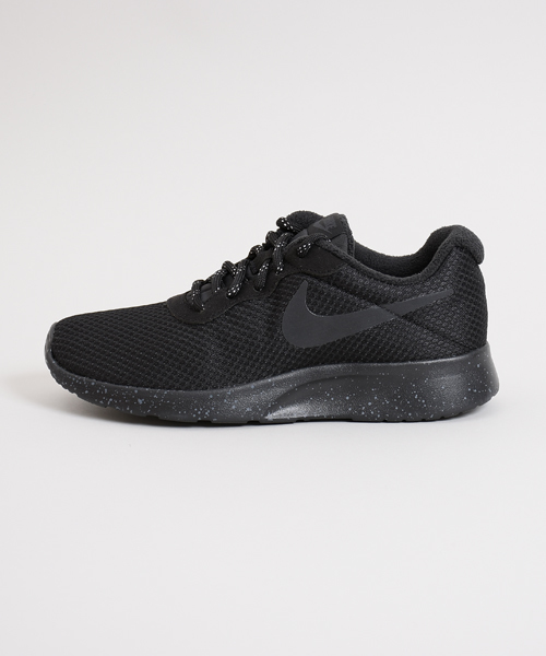 NIKE(ナイキ)の「NIKE ナイキ ウィメンズ タンジュン SE(スニーカー・レディース・ブラック/ピンク/ブルー・23.5/24.5/24/23)」の20枚目の写真