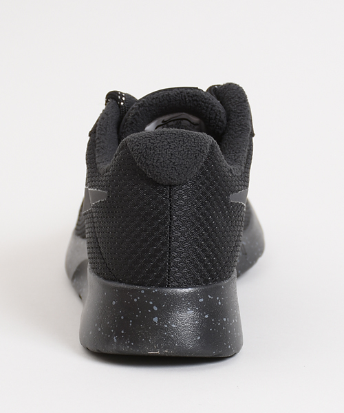NIKE(ナイキ)の「NIKE ナイキ ウィメンズ タンジュン SE(スニーカー・レディース・ブラック/ピンク/ブルー・23.5/24.5/24/23)」の21枚目の写真