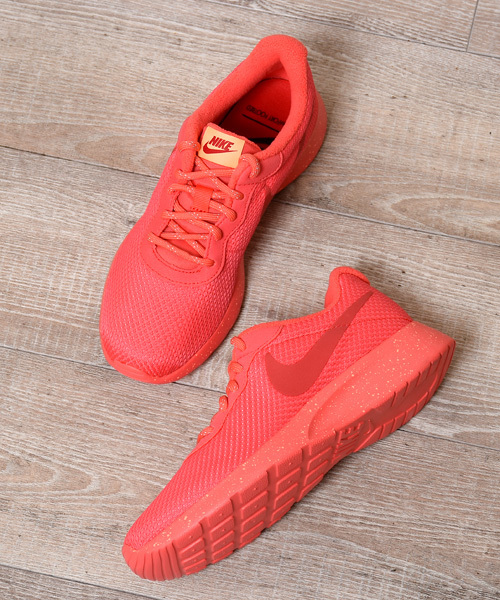 NIKE(ナイキ)の「NIKE ナイキ ウィメンズ タンジュン SE(スニーカー・レディース・ブラック/ピンク/ブルー・23.5/24.5/24/23)」の15枚目の写真