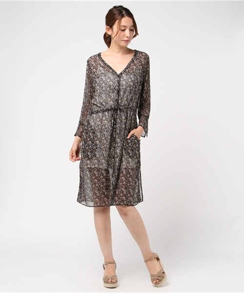 ikka(イッカ)の「楊柳プリントワンピース(ワンピース・レディース・オレンジ系その他/グリーン系その他/マスタード/ネイビー/ブラウン/ダークグレー・MEDIUM/LARGE)」の18枚目の写真