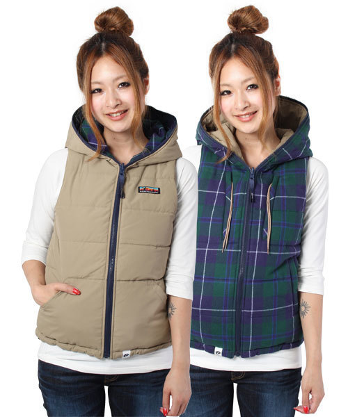 X-girl（エックスガール）の「REVERSIBLE PUFF VEST（ダウンベスト・レディース・ベージュ/グリーン/ネイビー・1/2）」の2枚目の写真