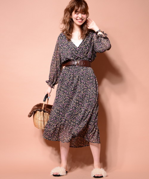 natural couture(ナチュラルクチュール)の「花柄カシュクールワンピース(ワンピース・レディース・ブラック/ピンク/グリーン・FREE)」の4枚目の写真