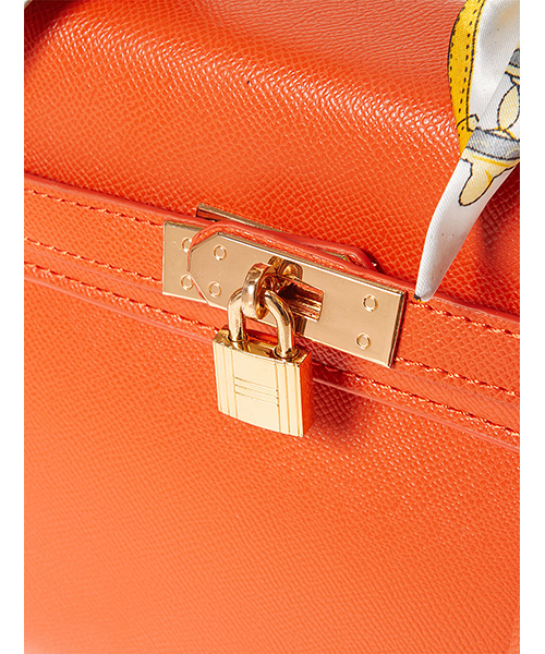 Edit Sheen（エディットシーン）の「スカーフ付きkeyモチーフハンドバッグ（ハンドバッグ・レディース・ブラック/オフホワイト/オレンジ/モカ・FREE）」の10枚目の写真