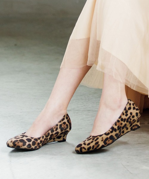 RANAN（ラナン）の「幅広ゆったりアーモンドトゥウェッジパンプス（パンプス・レディース・マスタード/ネイビー/ベージュ系その他/ライトグレー/ピンク/ブラック/レオパード/チェック/ブラック系その他/ブルー/ボルドー/その他1/ベージュ・22.5cm/24.5cm/24cm/25cm/25.5cm/26cm/23cm/23.5cm/23.0cm/25.0cm/26.0cm/23.5㎝/24.0cm/22.5㎝/24.5㎝）」の12枚目の写真