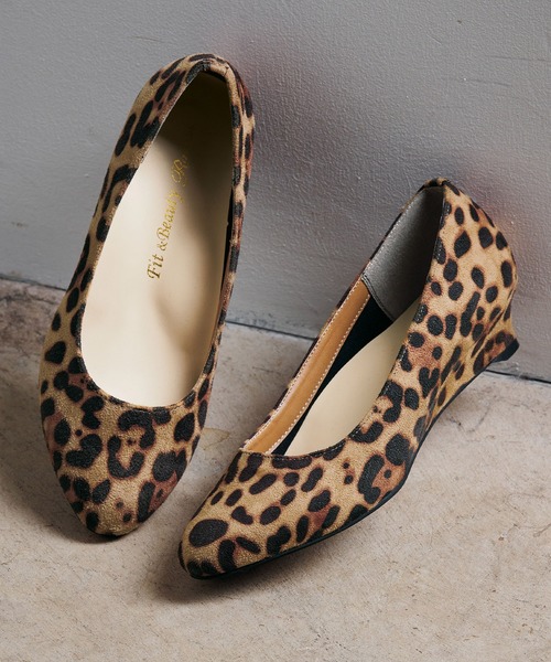 RANAN（ラナン）の「幅広ゆったりアーモンドトゥウェッジパンプス（パンプス・レディース・マスタード/ネイビー/ベージュ系その他/ライトグレー/ピンク/ブラック/レオパード/チェック/ブラック系その他/ブルー/ボルドー/その他1/ベージュ・22.5cm/24.5cm/24cm/25cm/25.5cm/26cm/23cm/23.5cm/23.0cm/25.0cm/26.0cm/23.5㎝/24.0cm/22.5㎝/24.5㎝）」の20枚目の写真