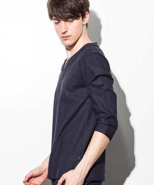 JH junhashimoto（ジェイエイチジュンハシモト）の「JH junhashimoto(ジェイエイチ ジュンハシモト)ストレッチリネンキーネックシャツ（シャツ/ブラウス・メンズ・ホワイト/ベージュ/ネイビー・SMALL/MEDIUM/LARGE）」の7枚目の写真