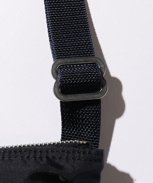 PORTER（ポーター）の「＜PORTER（ポーター）＞ FORCE SHOULDERBAG/バック ¨（ショルダーバッグ・メンズ・ブラック/オリーブ/ネイビー・FREE）」の6枚目の写真