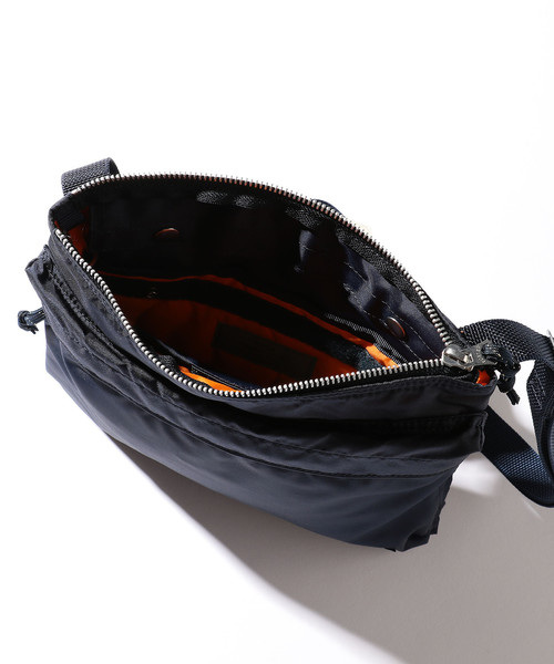 PORTER（ポーター）の「＜PORTER（ポーター）＞ FORCE SHOULDERBAG/バック ¨（ショルダーバッグ・メンズ・ブラック/オリーブ/ネイビー・FREE）」の9枚目の写真