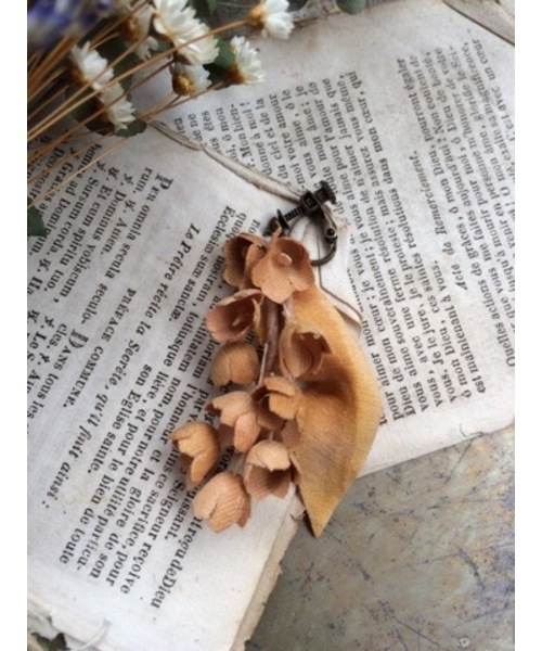 m.soeur(エムスール)の「すずらんのイヤリング*(イヤリング・レディース・ブラック/ベージュ/グレー/オフホワイト/ベージュ系その他・FREE)」の5枚目の写真