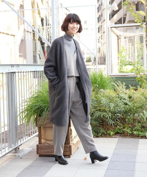 LAKOLE(ラコレ)の「レイヤーVネックビスチェ / LAKOLE(その他トップス・レディース・ピンク/チャコール/グリーン/マスタード・SMALL/MEDIUM)」の7枚目の写真