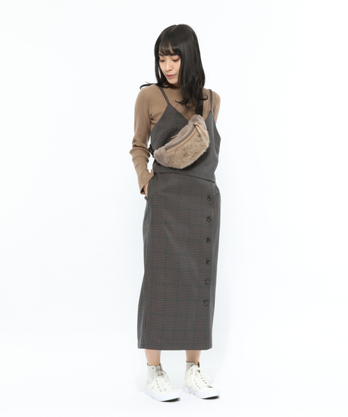 LAKOLE(ラコレ)の「レイヤーVネックビスチェ / LAKOLE(その他トップス・レディース・ピンク/チャコール/グリーン/マスタード・SMALL/MEDIUM)」の12枚目の写真