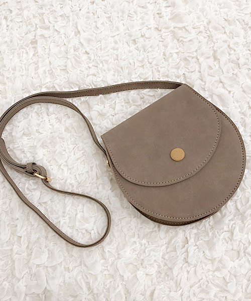 apres jour（アプレジュール）の「マルポシェット（ショルダーバッグ・レディース・ブラック/キャメル/ダークブラウン/グレー・ﾌﾘ-）」の3枚目の写真