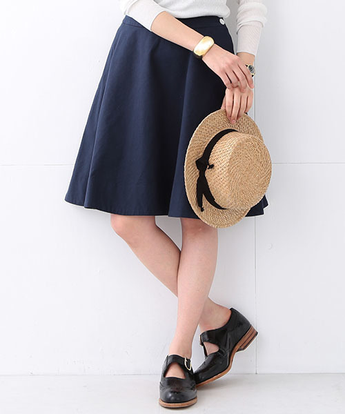 BEAMS BOY(ビームスボーイ)の「BEAMS BOY / サージフレア ミディアムスカート(スカート・レディース・グリーン系その他/ネイビー・0/1)」の1枚目の写真