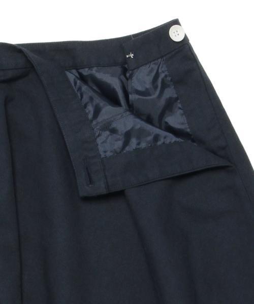 BEAMS BOY(ビームスボーイ)の「BEAMS BOY / サージフレア ミディアムスカート(スカート・レディース・グリーン系その他/ネイビー・0/1)」の10枚目の写真