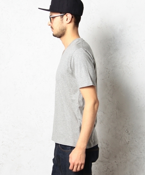 green label relaxing（グリーンレーベルリラクシング）の「◎GIZA/C V/N S/S Tシャツ  ◆（Tシャツ/カットソー・メンズ・ネイビー/グレー/コバルトブルー/ホワイト/ブラック/レッド/ケリー/イエロー/ワインレッド/ダークグリーン・MEDIUM/SMALL/LARGE/X-LARGE）」の11枚目の写真