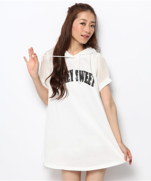 one after another NICE CLAUP（ワンアフターアナザーナイスクラップ）の「【ヒルナンデス紹介商品　ナイスクラップ】パーカー異素材ワンピース（パーカー・レディース・オフホワイト/ネイビー/パープル・FREE）」の2枚目の写真