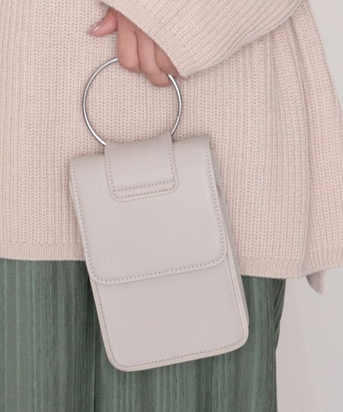 archives（アルシーヴ）の「リング縦長ショルダー（ショルダーバッグ・レディース・ブラック/ベージュ/シルバーグレー・MEDIUM）」の2枚目の写真