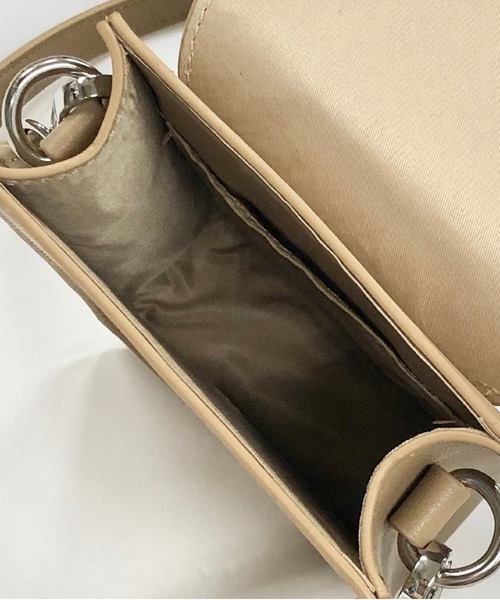 archives（アルシーヴ）の「リング縦長ショルダー（ショルダーバッグ・レディース・ブラック/ベージュ/シルバーグレー・MEDIUM）」の10枚目の写真