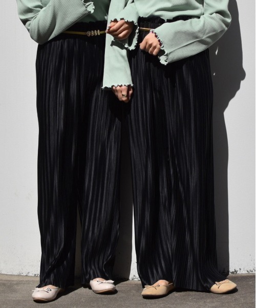 PairPair（ペアペア）の「プリーツパンツ（その他パンツ・レディース・ブラック/スモークピンク/ライトベージュ・FREE）」の2枚目の写真