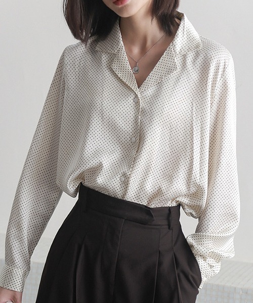 chuclla(チュクラ)の「【chuclla】【2020/SS】ポルカドット柄 サテンタッチ ラペルカラーシャツ chw1045(シャツ/ブラウス・レディース・ホワイト/ブラック・FREE)」の1枚目の写真