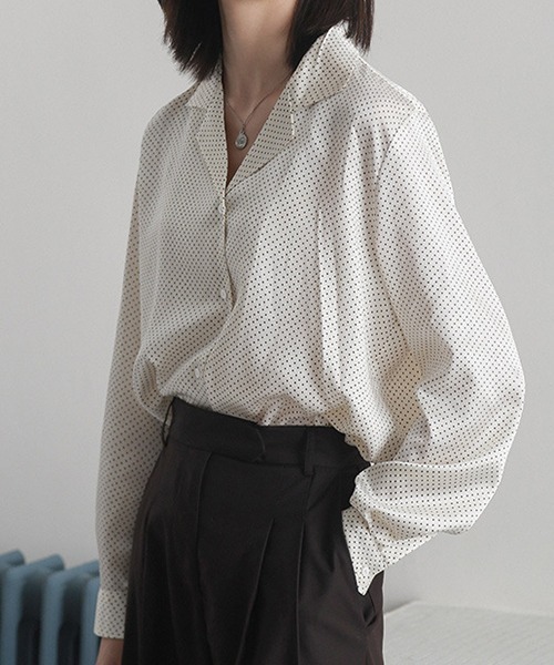 chuclla(チュクラ)の「【chuclla】【2020/SS】ポルカドット柄 サテンタッチ ラペルカラーシャツ chw1045(シャツ/ブラウス・レディース・ホワイト/ブラック・FREE)」の3枚目の写真