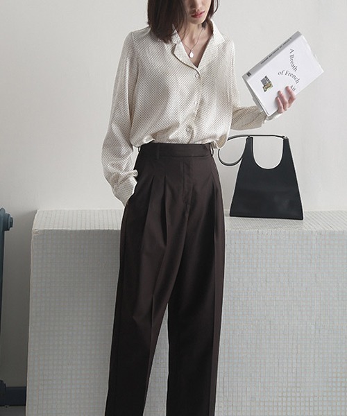chuclla(チュクラ)の「【chuclla】【2020/SS】ポルカドット柄 サテンタッチ ラペルカラーシャツ chw1045(シャツ/ブラウス・レディース・ホワイト/ブラック・FREE)」の5枚目の写真